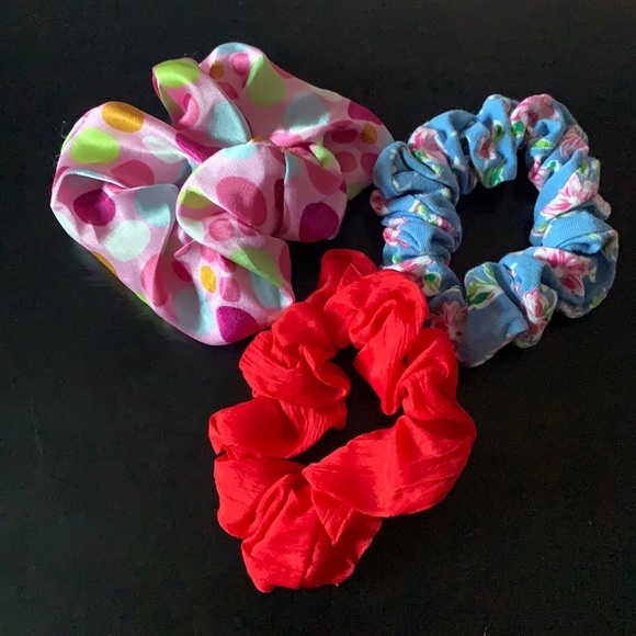 Accessories - Scrunchie set!!